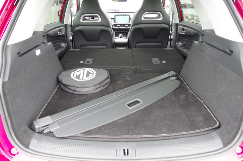 Biltest: MG EHS PHEV Plug-in hybrid 1,5 T-GDi 90 kW Luxury - Prøvekørsel -  Bilanmeldelse - test - anmeldelse - testkørsel - hvilken bil – online – bil  magasin